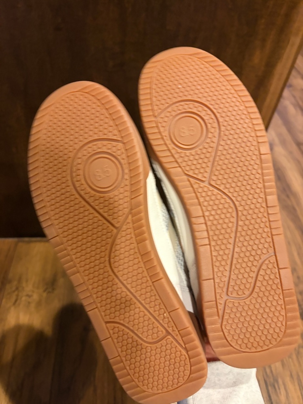 Steve Madden Cream White and Gum Sneakers- never worn!! - Picture 4 of 5